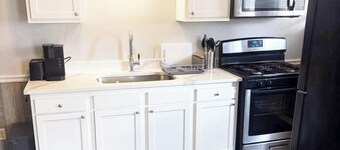 Quiet apt in Creekside, 10 min from downtown Indiana