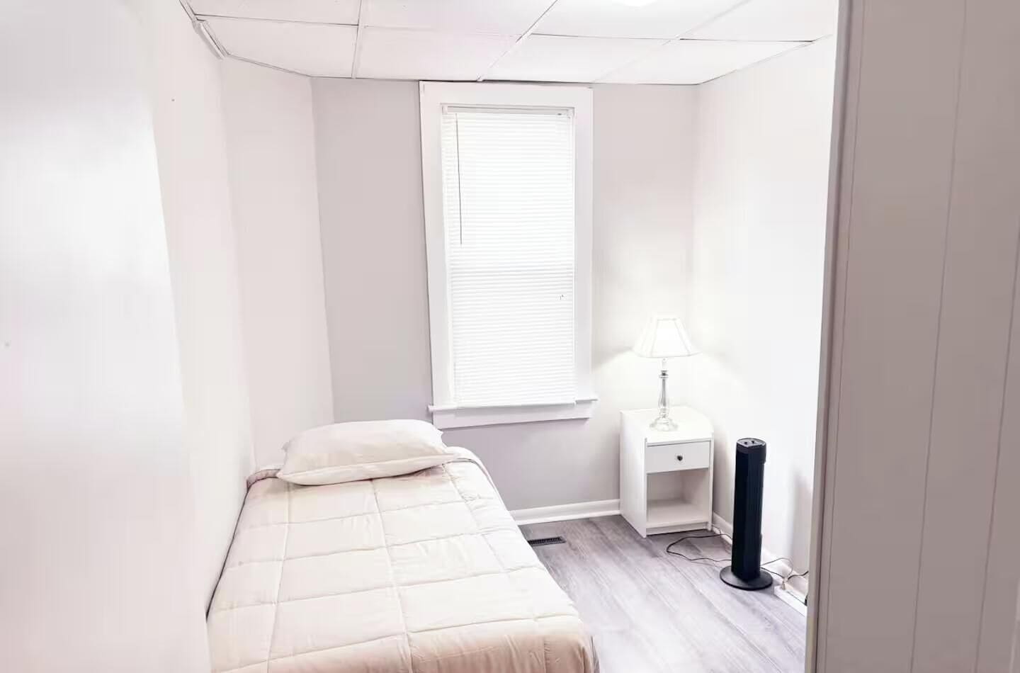 Skrivebord, gratis Wi-Fi, sengetøj