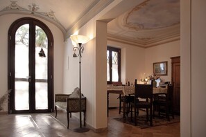 Dining - Self-contained apartment with independent access in Farmhouse. (Toscana)