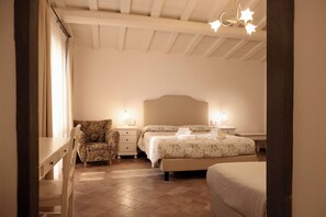 2 bedrooms, free WiFi, bed sheets - Self-contained apartment with independent access in Farmhouse. (Toscana)