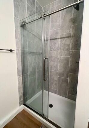Shower, hair dryer, towels, soap - Modern Comfort Meets Stylish Studio (Seattle)