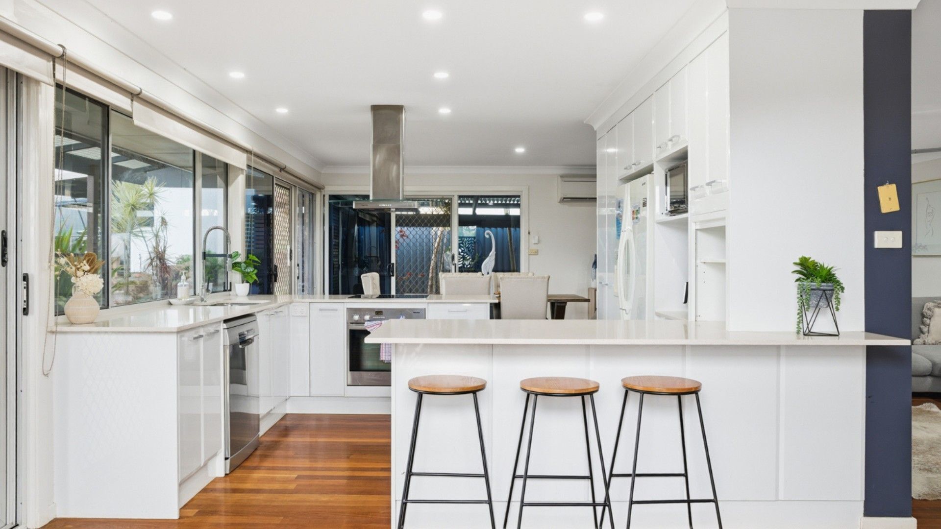 冷蔵庫、電子レンジ、オーブン、食器洗い機