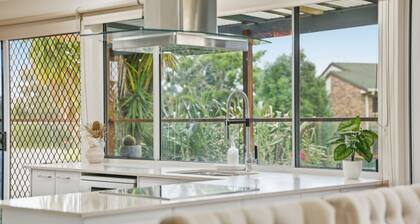 Station on Pearce – Spacious, Pet-Friendly Coastal Stay