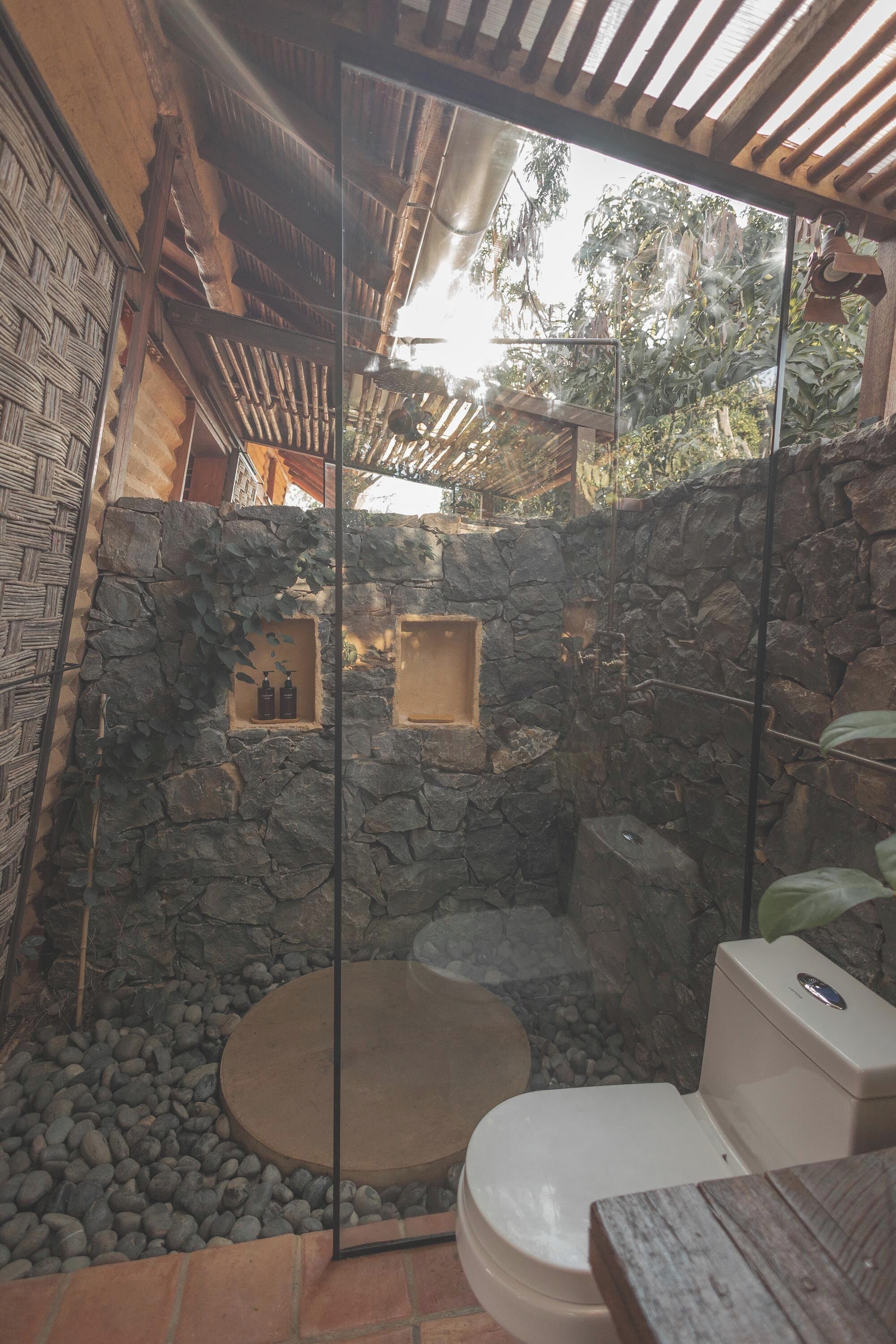 Cabaña familiar, vistas a la montaña | Baño | Toallas, jabón, champú y papel higiénico
