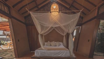 Cabaña familiar, vistas a la montaña | Minibar y ropa de cama