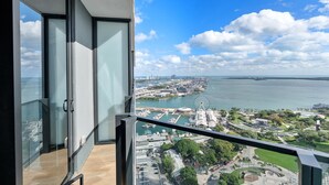 Property grounds - New Open Concept Studio | Walk to Bayfront Park (Miami)