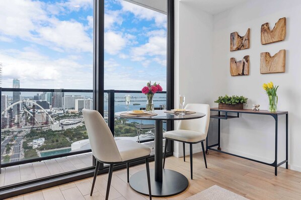 تناول الطعام