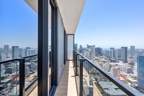 Property grounds - Private Balcony 1BR | City Views & Wellness (Miami)