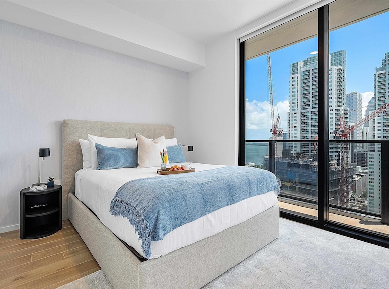 High-floor Suite With Bay Views & Beach Club - Miami, FL