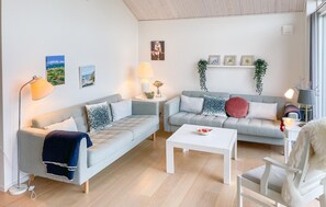 Una Smart TV, una chimenea