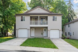 Exterior - Charming 3-bedroom house in fantastic Spokane with AC (Spokane)