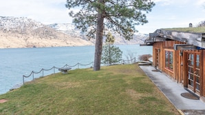 Property grounds - Deep Water Cabin - Secluded Getaway (Chelan)