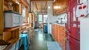Private kitchen - Deep Water Cabin - Secluded Getaway (Chelan)