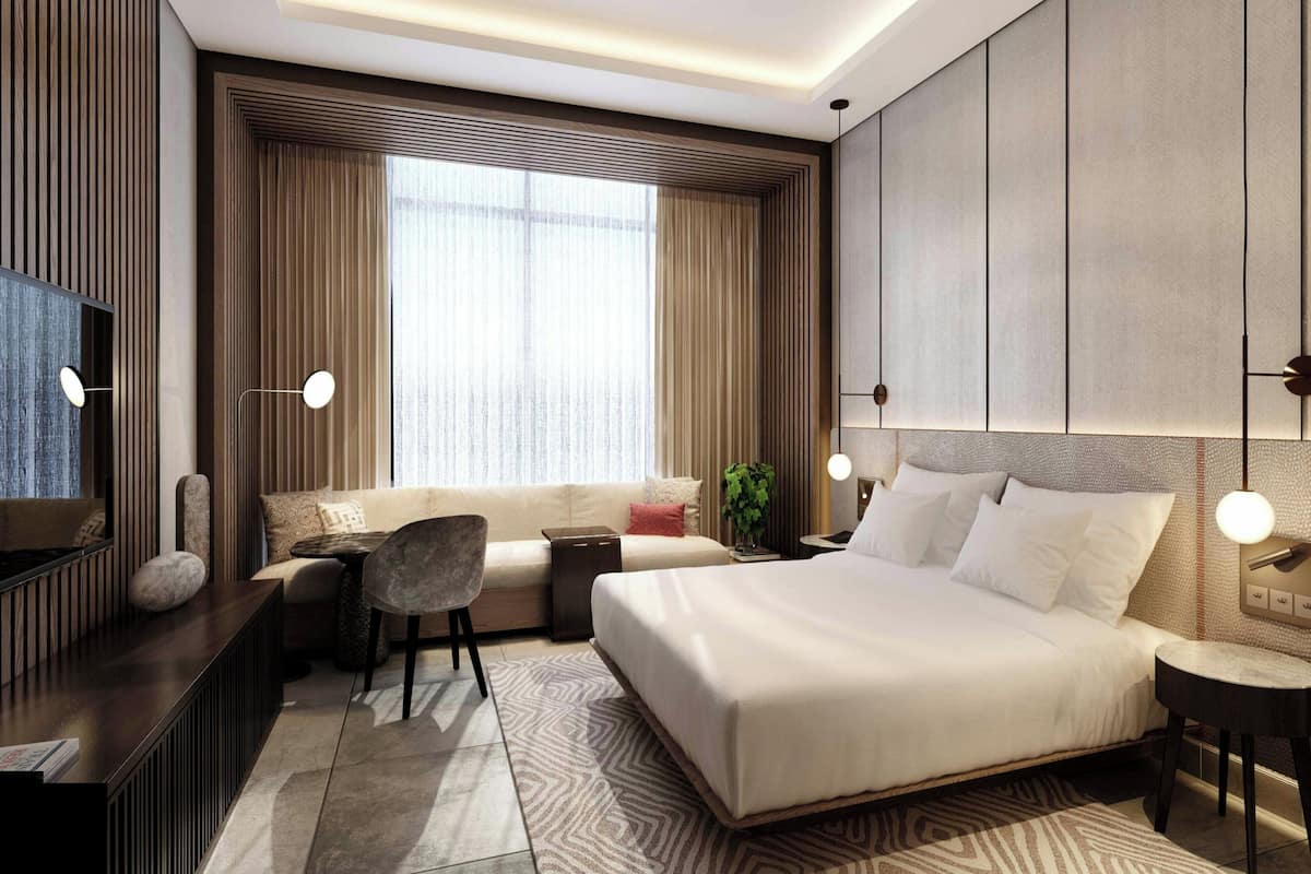 Premium bedding, in-room safe, desk, laptop workspace