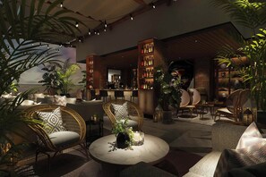 Bar (on property) - Kampala Marriott Hotel (Kampala)