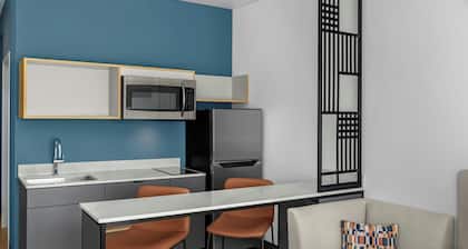 StudioRes by Marriott Greensboro Airport