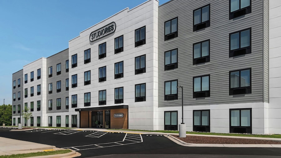 StudioRes by Marriott Greensboro Airport