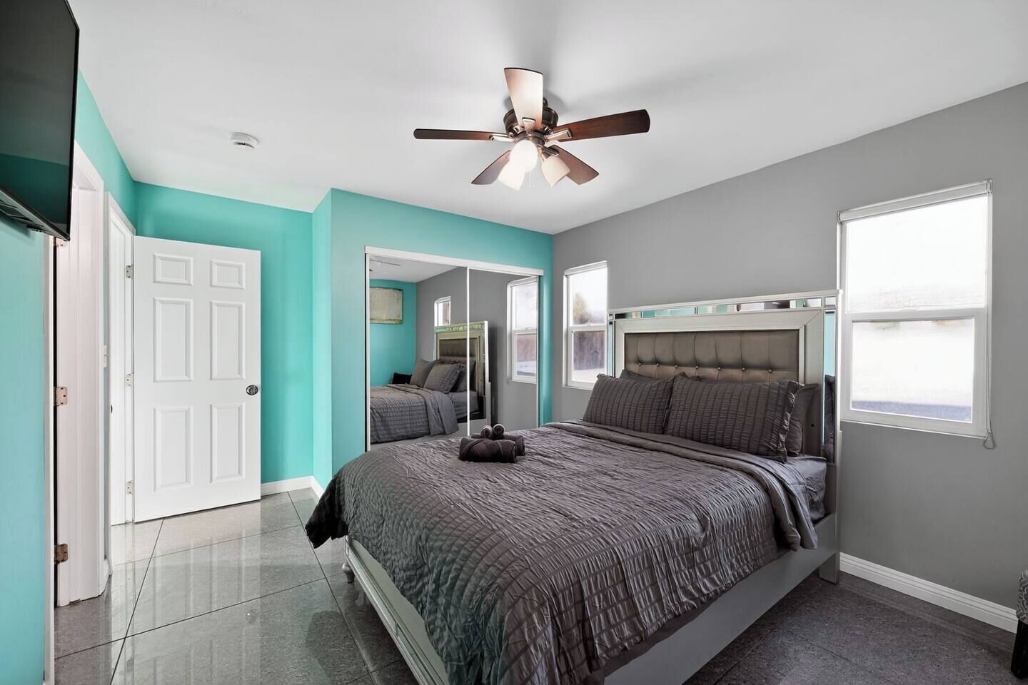 3 slaapkamers, een strijkplank/strijkijzer, wifi, beddengoed