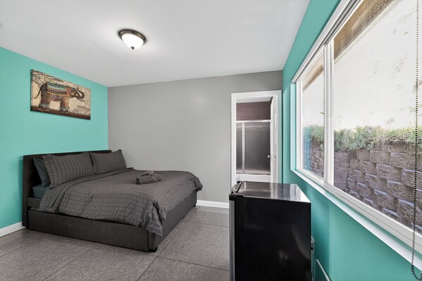 3 chambres, fer et planche à repasser, Wi-Fi, draps fournis