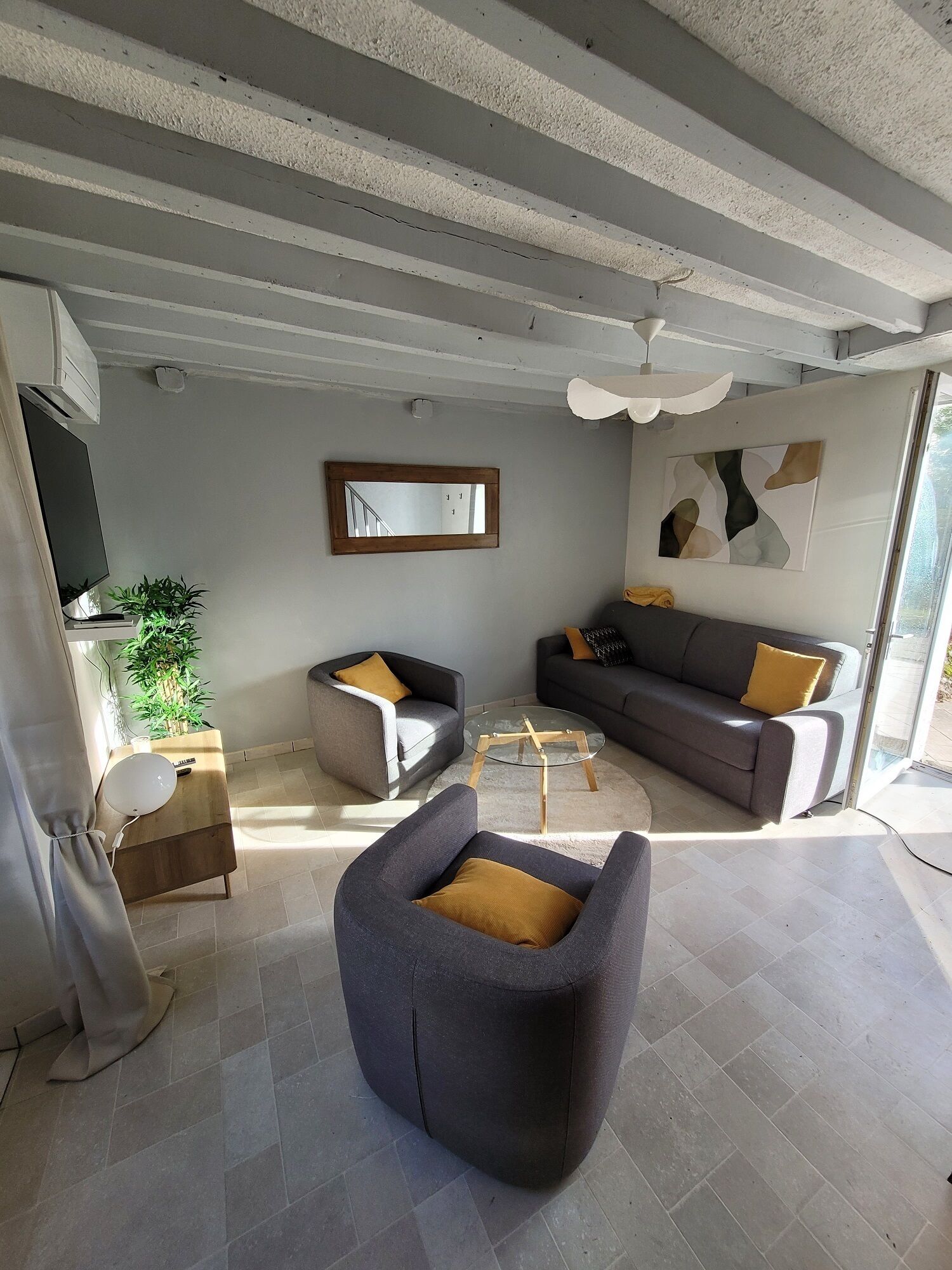 Smart TV, books, computer monitors