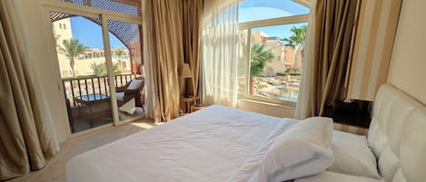 3 bedrooms, iron/ironing board, WiFi, bed sheets