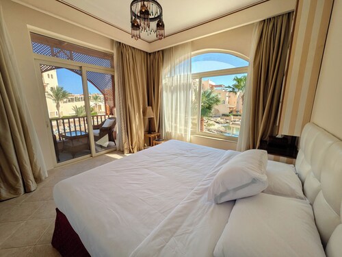 Central Somabay Marina Duplex Terrace & Sea Views & Free Beach - Seascape Stays