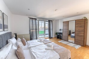 3 Schlafzimmer, Schreibtisch, Bügeleisen/Bügelbrett, kostenloses WLAN