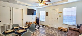 Zion Place - Great Location! 2bedroom & 1 Bathroom Apartment