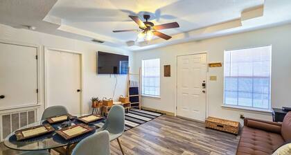 Zion Place - Great Location! 2bedroom & 1 Bathroom Apartment