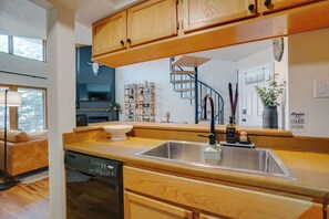 Interior - Warm & Cozy Condo • Prime Angel Fire Location (Angel Fire)