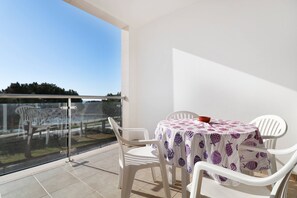 Outdoor dining - Apartamento Baleeira Sol 4 (Albufeira)