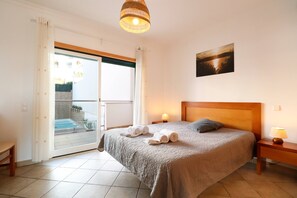 1 bedroom, in-room safe, iron/ironing board, travel cot - Apartamento Baleeiora Sol 5 (Albufeira)