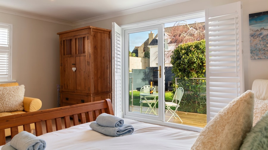 Daisy Cottage - St Florence Parking