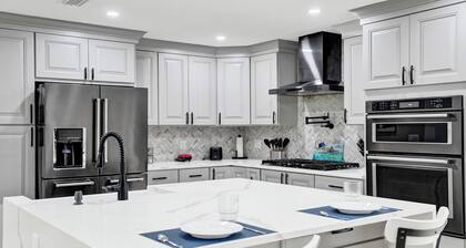 NEW Casa Brisa - Sunlit Family Haven Near Cruise Port & Hard Rock Hotel