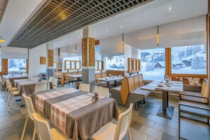 Dining - Hotel Relais Alpin Single Ski In-Out 1, Les Mosses, Switzerland (Les Mosses)