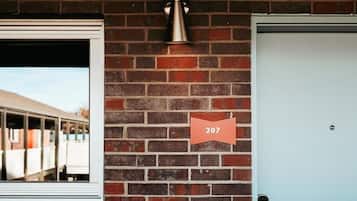 Quadruple Room (Cosmic Highway Hideout | 207) | Exterior detail