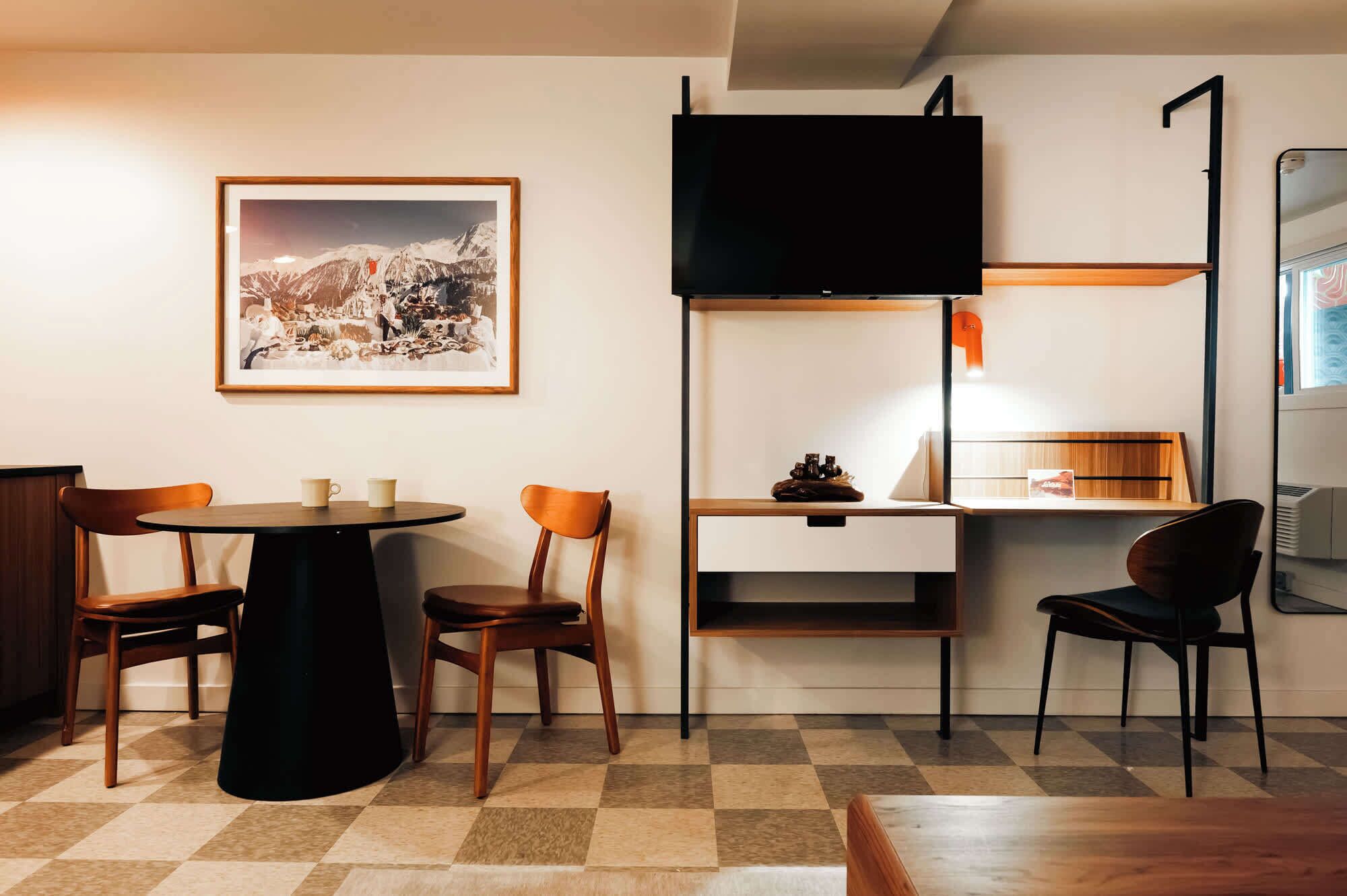 Apartemen (Retro Roadtrip Suite | 102) | Interior