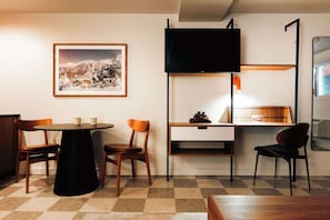 Apartment (Retro Roadtrip Suite | 102) | Interior - La Vista Motel (Denver)