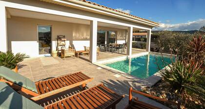 Gorgeous home in Goudargues