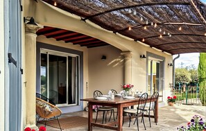 Outdoor dining - Cozy home in Goudargues with WiFi (Goudargues)