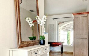 Interior - Cozy home in Goudargues with WiFi (Goudargues)
