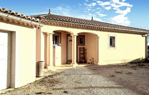 Exterior - Cozy home in Goudargues with WiFi (Goudargues)