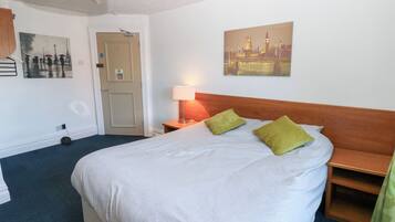 1 bedroom, individually decorated, individually furnished, free WiFi