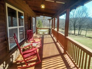 Terrace/patio - Cat Gap Getaway on the Tallulah River (Clayton)