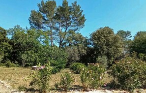 Property grounds - Awesome home in Besse sur Issole with WiFi (Besse sur Issole)