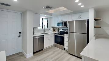 Condo (2 Bedrooms) | Kemudahan hartanah