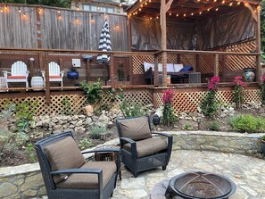 Terrace/patio - Rare Marvelous 3-bedroom house in quaint Carmel-by-the-Sea (Carmel-by-the-Sea)