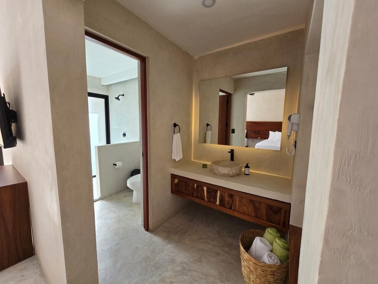 Deluxe Double Room, 2 Katil Ratu (Queen), Private Pool, Pool View | Bilik Mandi | Pancuran mandi, tuala disediakan, sabun, syampu 
