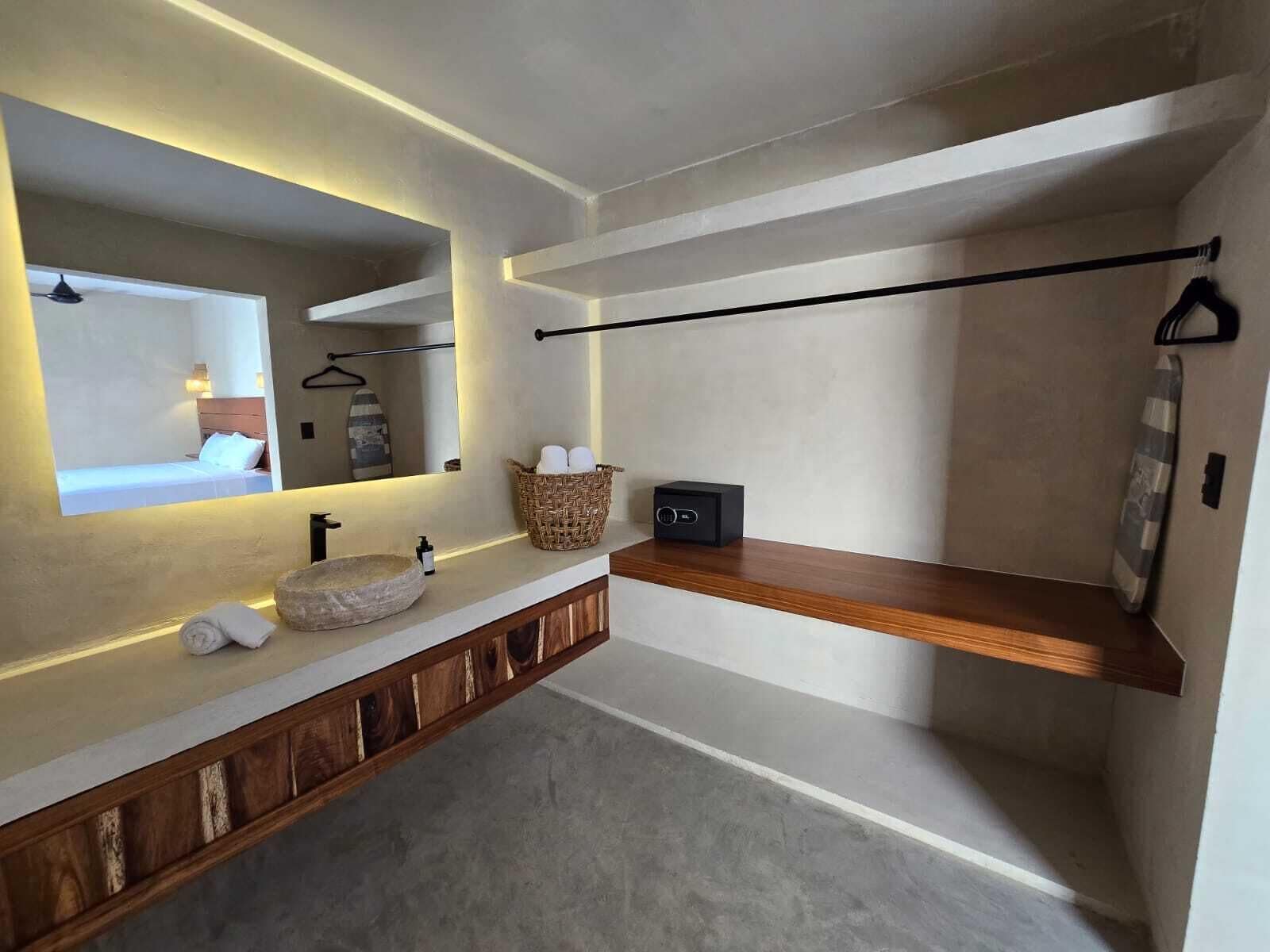 Deluxe Double Room, 1 King Bed, Balcony | Bathroom | Shower, towels, soap, shampoo