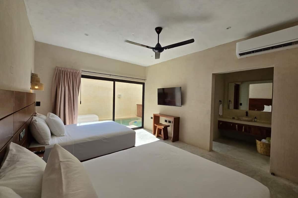 In-room safe, laptop workspace, free WiFi